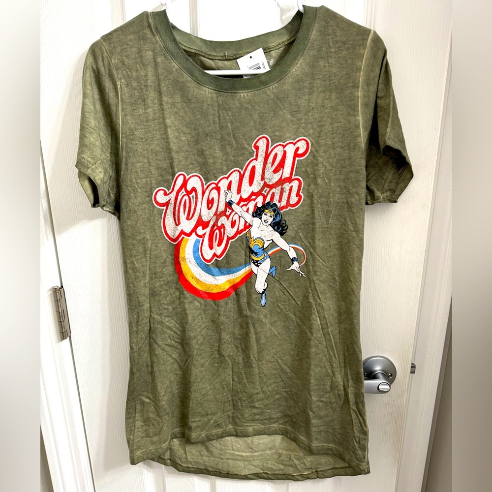 NWT Wonder Woman, women’s t-shirt.
